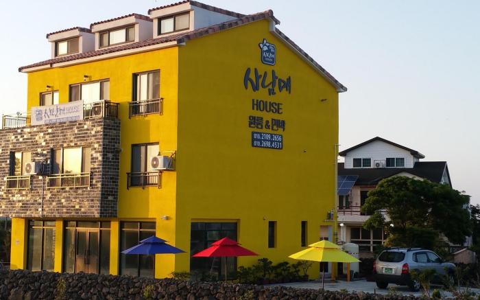 Jeju Sanammae House