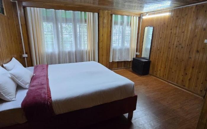 cozy 2 bedroom, 1 bathroom, 1 kitchen