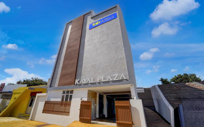 FabHotel Kayal Plaza
