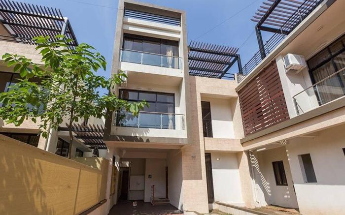 Greenwoods Ten by Vista Rooms