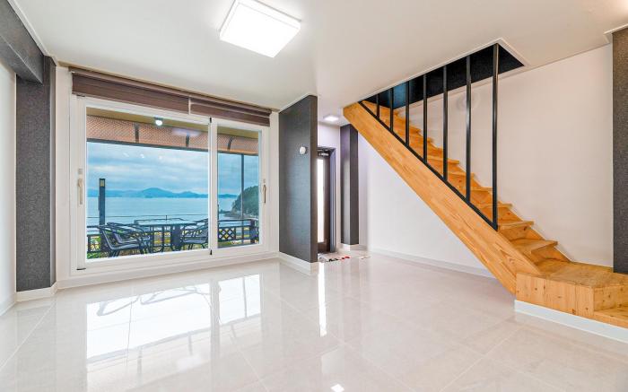 Namhae Modern Spa Pension