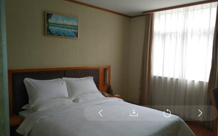 Shanghai Huhua Business Hotel