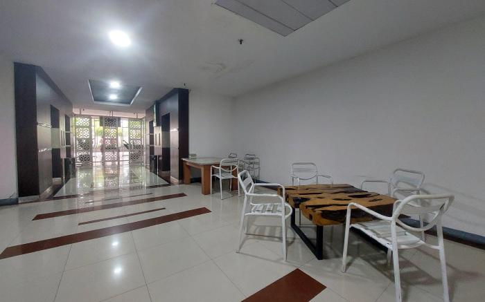 Emerald Apartel