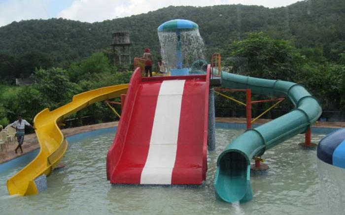 ROYAL HILLS