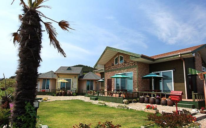Sky sea pension