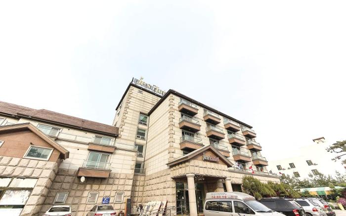 Jes Hot Spring Hotel