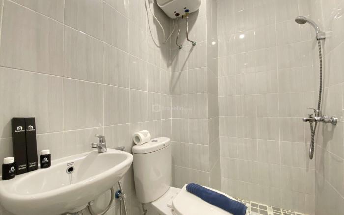 Simply Studio Room Semi Apartment at The Lodge Paskal near BINUS University By Travelio