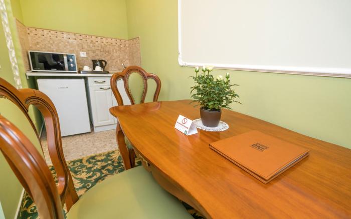 Studio One Accommodation Suites