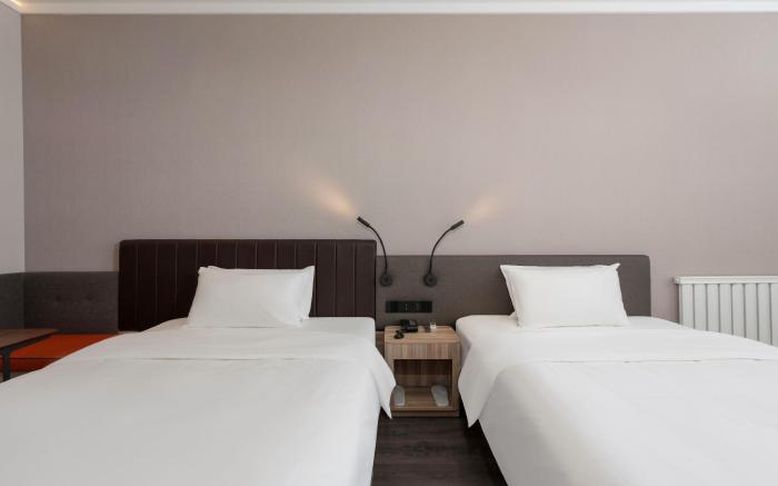 Hanting Hotel Wafangdian Railway Station