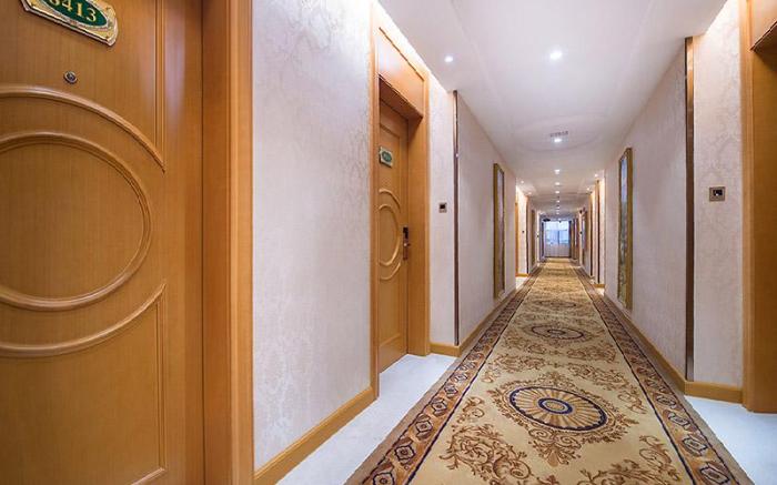 Vienna Hotel Hunan Yueyang East High-Speed Railway Station Wal-Mart