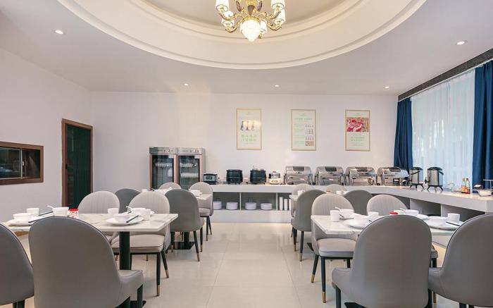 Vienna Hotel Lianyuan Renmin Middle Road Statium