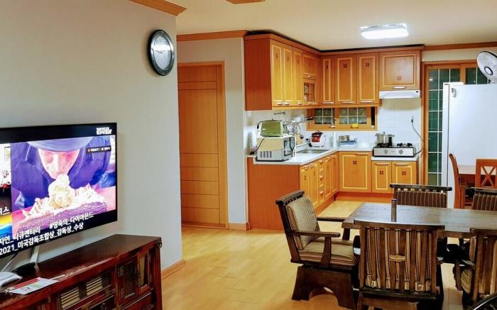 Ha-Wahyeon HOUSE (1st Floor): Beach Getaway!