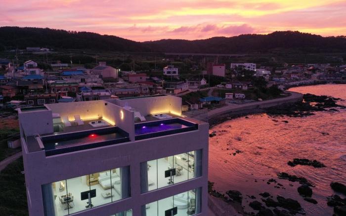 Pohang Horizon Poolvilla