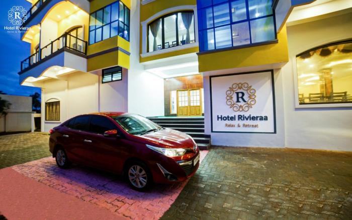 HOTEL RIVIERAA