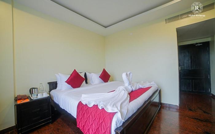 HOTEL RIVIERAA