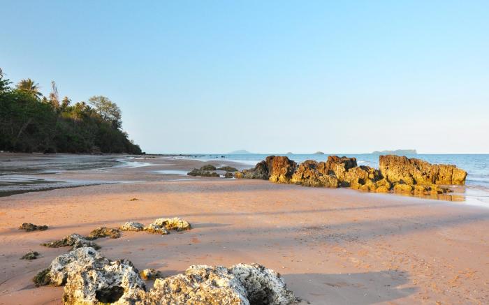 Bansaithong Beach Resort