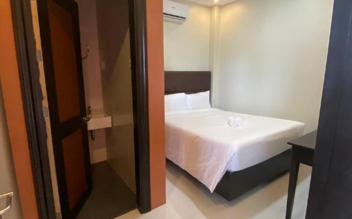 Eight Breeze Properties