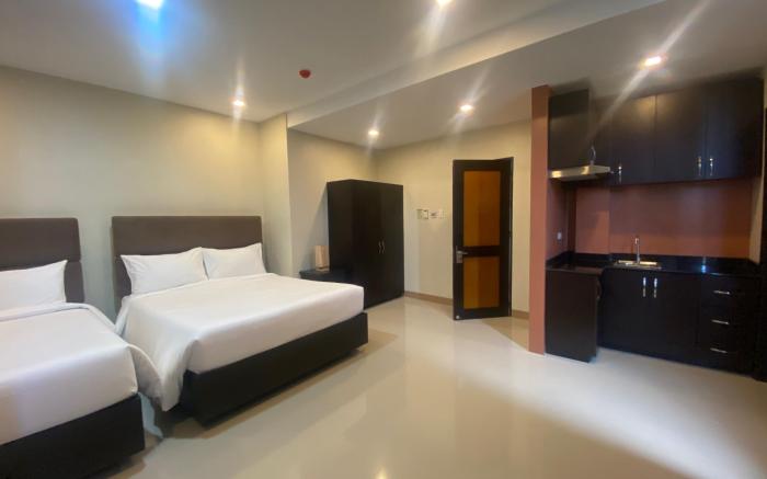 Eight Breeze Properties