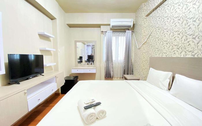 Relaxing Studio Room at Suites @Metro By Travelio