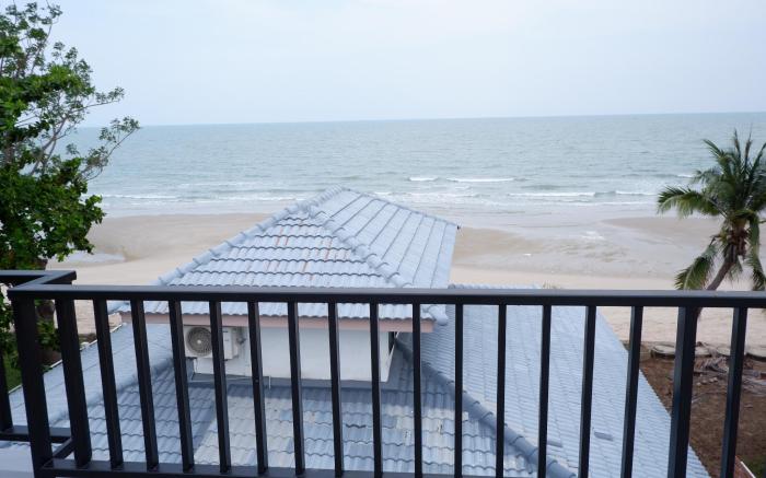 C-Sky Private Beachfront Studio 1
