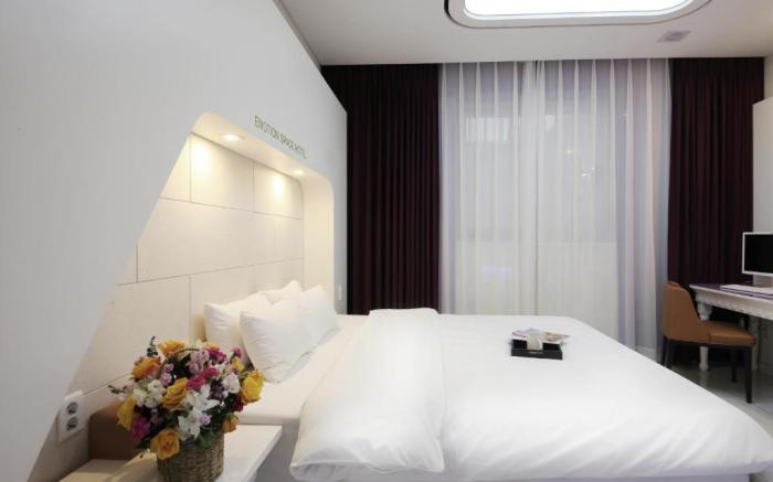 Urban Stay Hotel