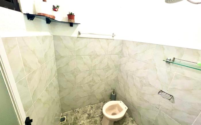 RENZO'S TRANSIENT HOME