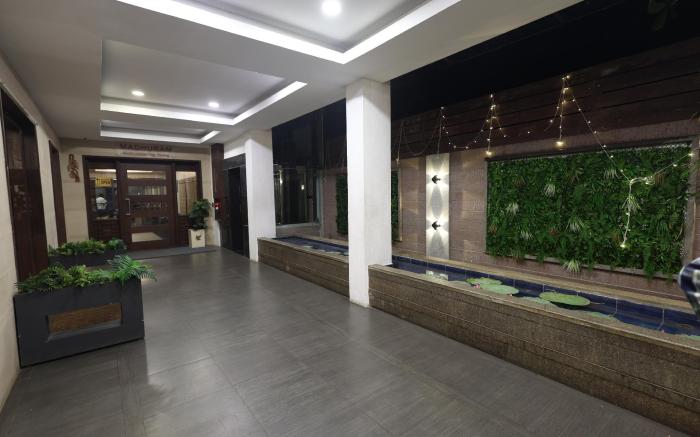 Hotel Abirami Residency