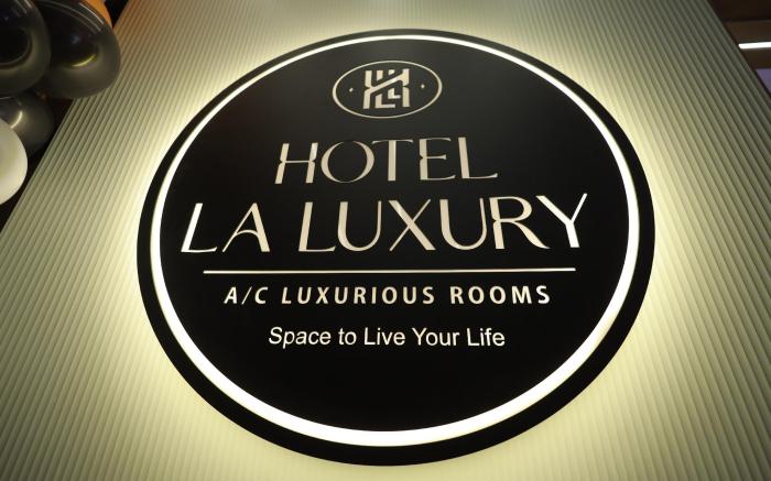 HOTEL LA LUXURY