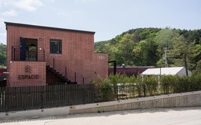 Paju Espacio Pool Villa
