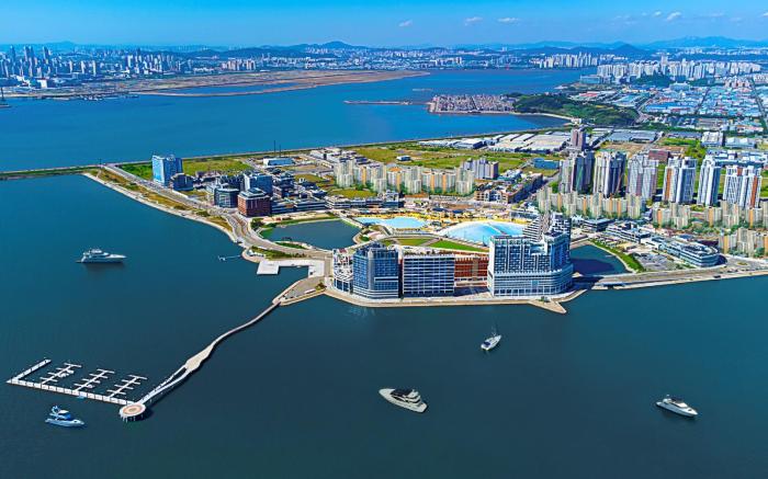 Wave M Hotel West