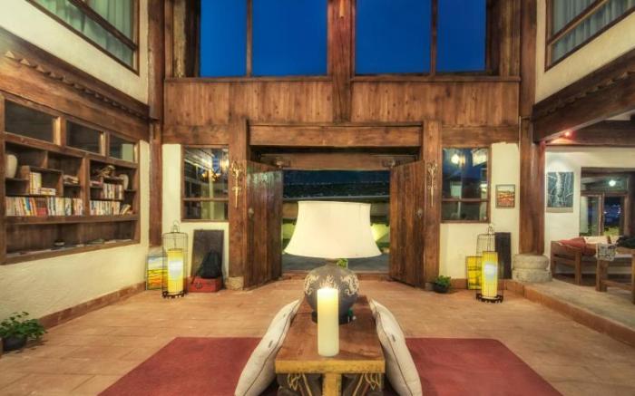 Shangri-La E-Outfitting Boutique Hotel