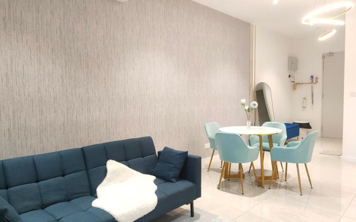 6 bed with Private Cinema @ Quill City KL