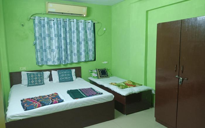 Private Room @ 4 Bhk Bungalow1, GB Road Thane West