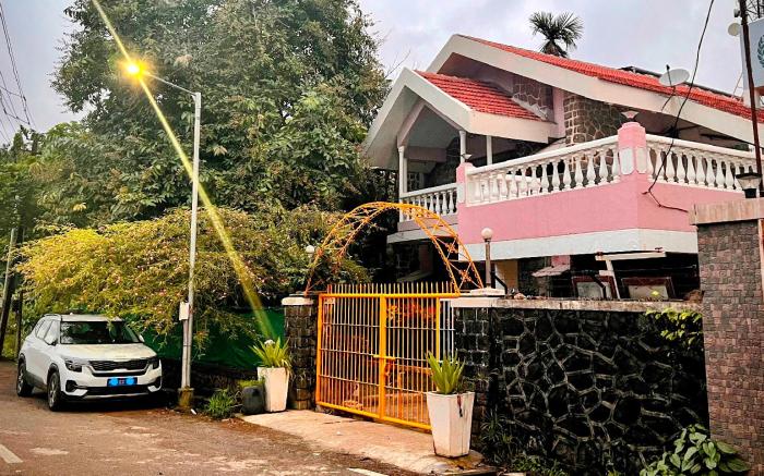 Pristine Villa with Pool 4 bedrooms in Lonavala