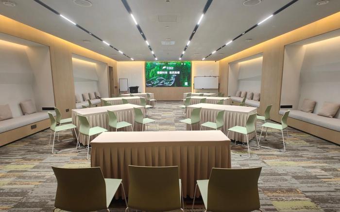 FM BLEISURE Hotel Shanghai Hongqiao Airport National Exhibition Center