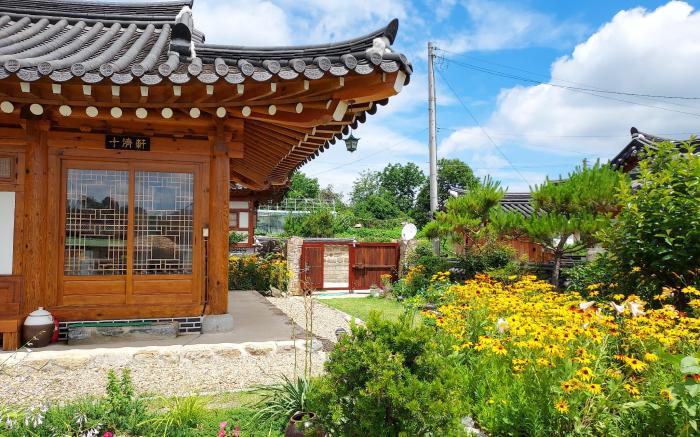 Buyeo Hanok