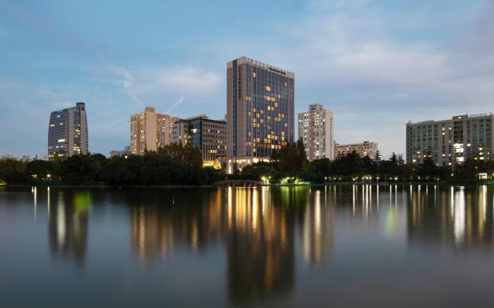 China Grain Hotel 上海中谷小南国花园酒店
