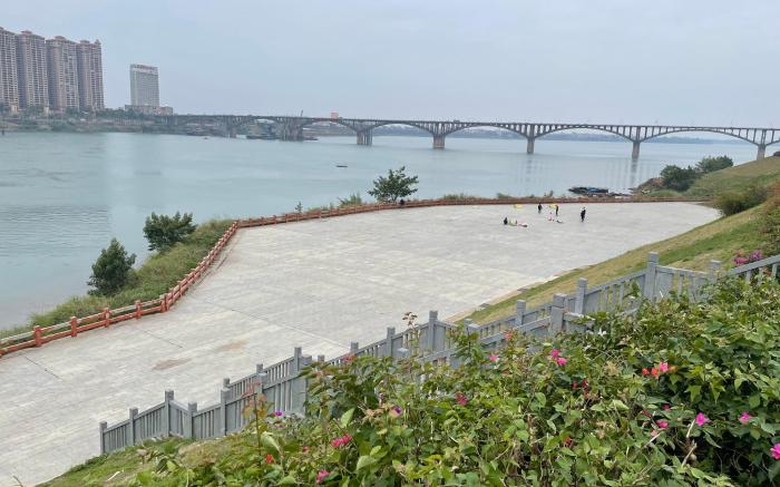 Ji Hotel Guigang Pingnan Jiangbei Avenue