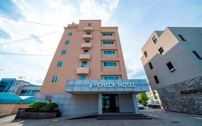 I-check Hyunjin Hotel