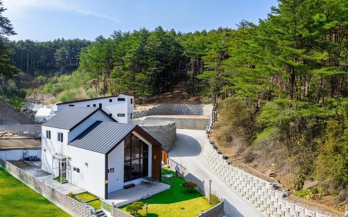 Geonhaeng Private Pool Villa Pension