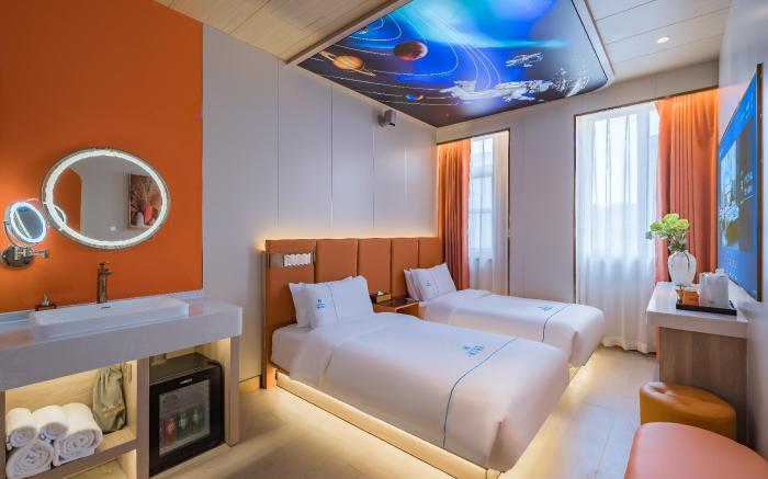 Dequan Luxury Hotel (National Convention Center Olympic Park Subway Station Store)