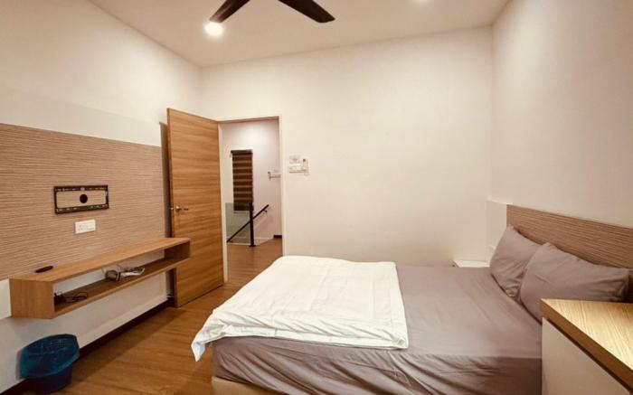 Spacious Home for Families,  COMFY HILL