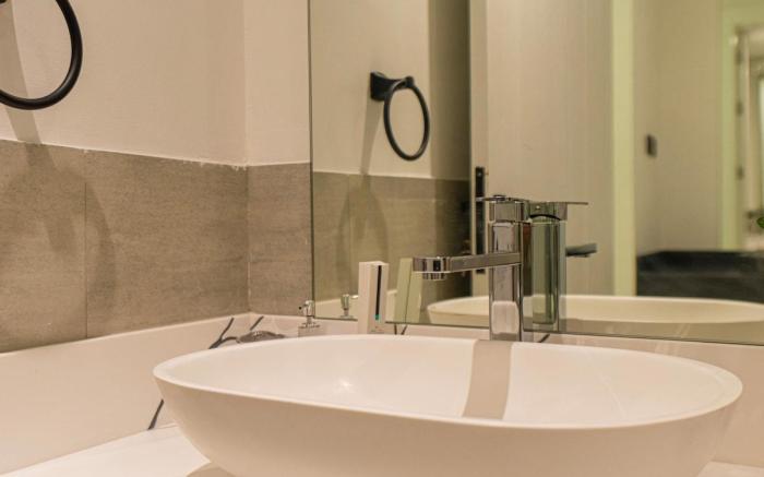 Executive & Secluded 2-Bedroom Apartment in Alnada