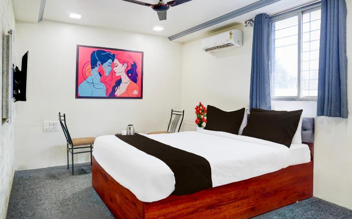 Super Collection O Katraj Near KK Market