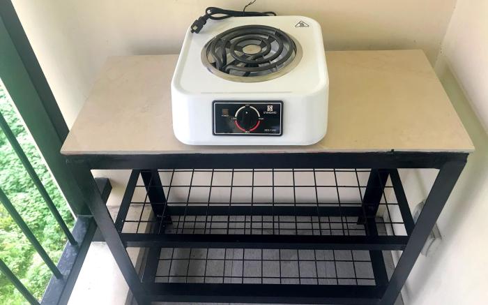 Jjcozy Condo w/ Balcony & Free Parking