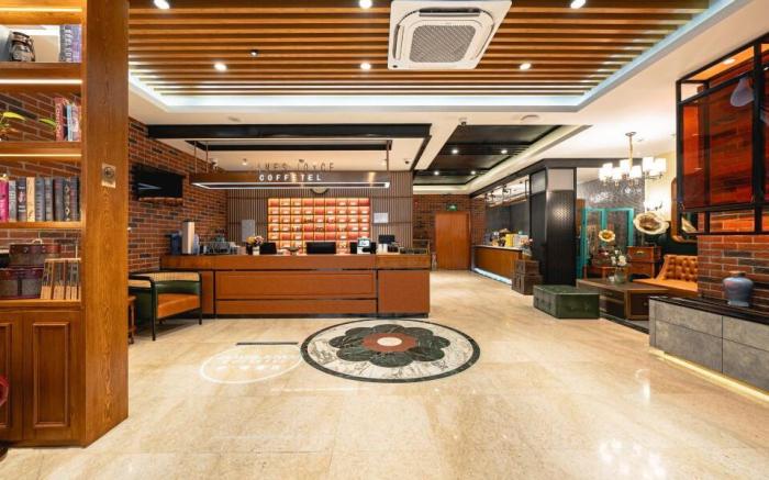 James Joyce Coffetel Shanghai Railway Station