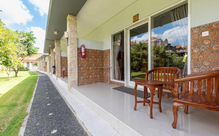 Urbanview Asung 2 Guesthouse near Canggu