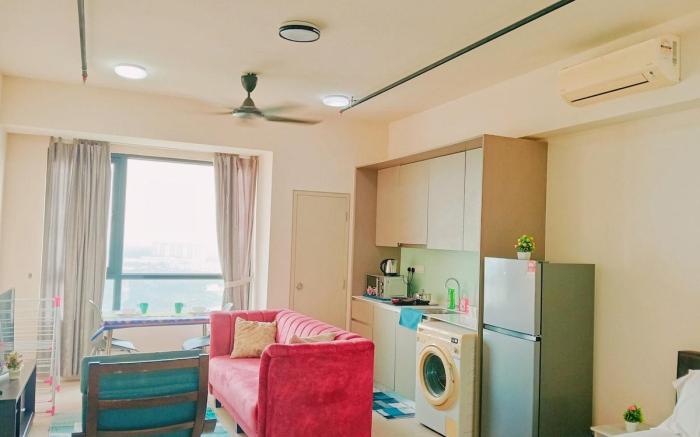 NeonNest-Tamarind Suite|Wi~Fi~|NetflixFreeParking
