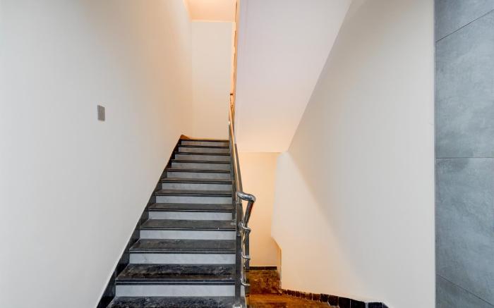 Super Townhouse Oak Premier RaidurgBio Diversity Park
