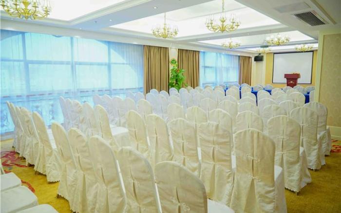 Vienna International Hotel Luzhai County Government Administrative Plaza
